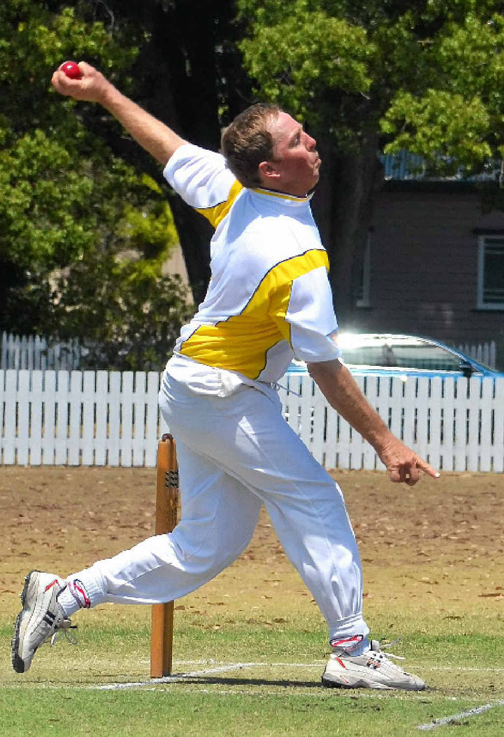 DESTROYER: RSL Diggers paceman Glen Boal in action during the five-wicket win over the Sovereign Animals on Saturday.